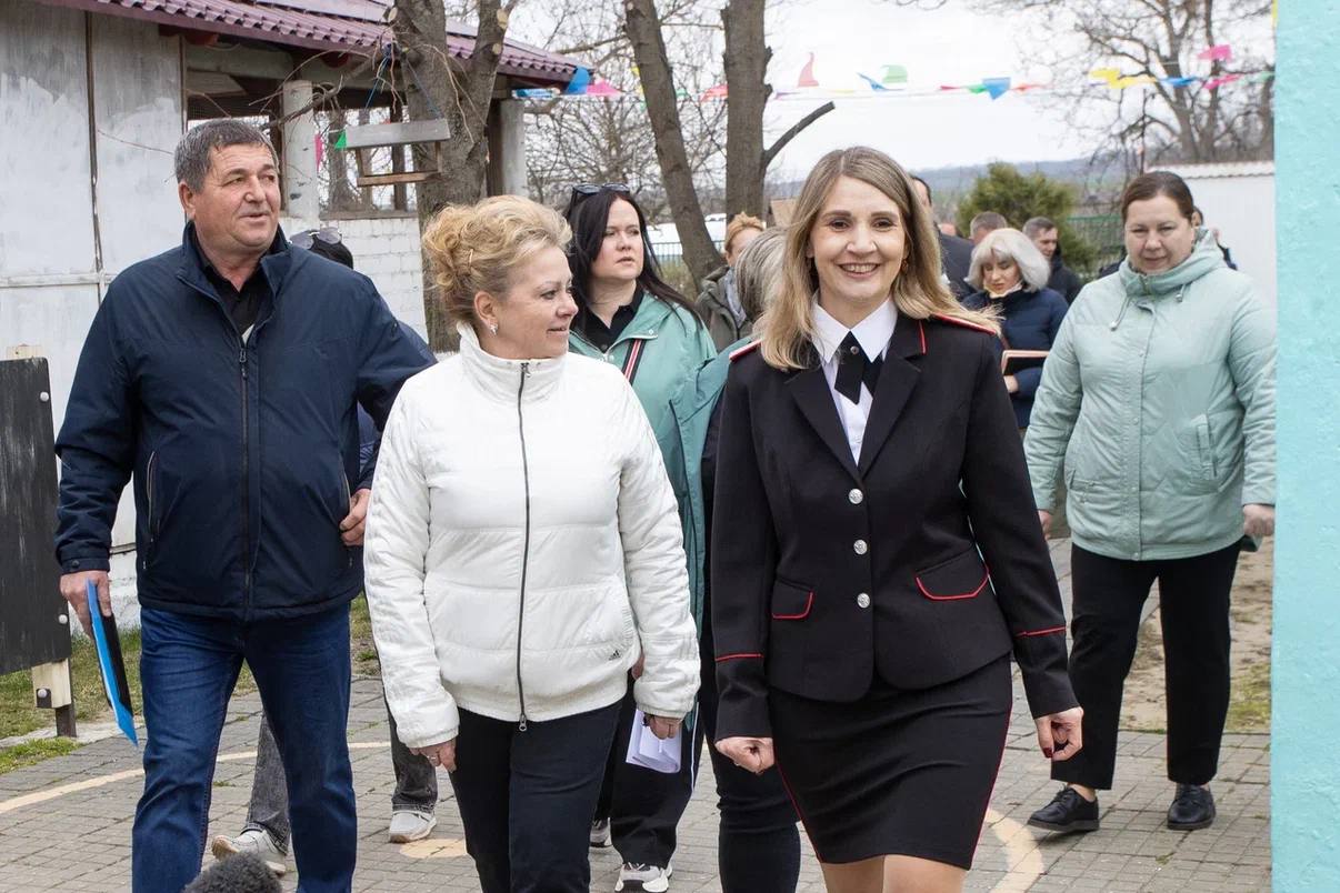 Светлана Маслова осмотрела соцобъекты Гостагаевского сельского округа Светлана Маслова осмотрела соцобъекты Гостагаевского сельского округа