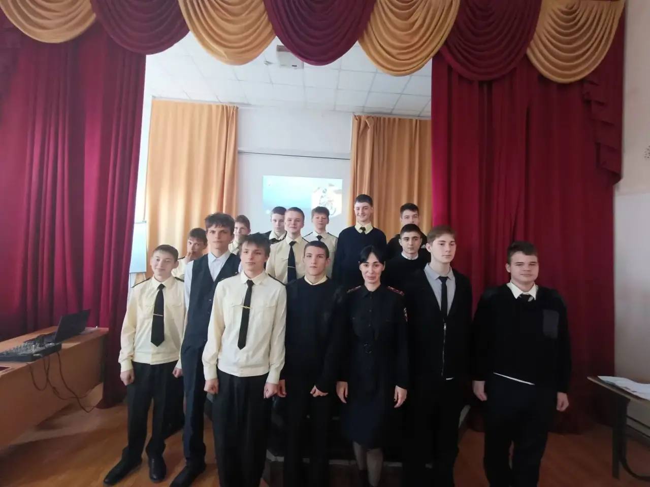 Профилактическое мероприятие «На мототранспорте по правилам» состоялось в Морской кадетской школе № 16 г. Новороссийска Профилактическое мероприятие «На мототранспорте по правилам» состоялось в Морской кадетской школе № 16 г. Новороссийска