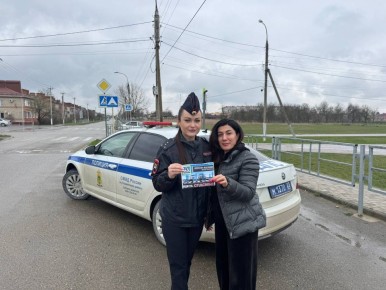 В Славянском районе автоинспекторы напомнили водителям и пешеходам о важности соблюдения ПДД