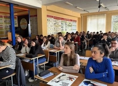 В Сочи проходит информационная компания по финансовой кибербезопасности для молодежи