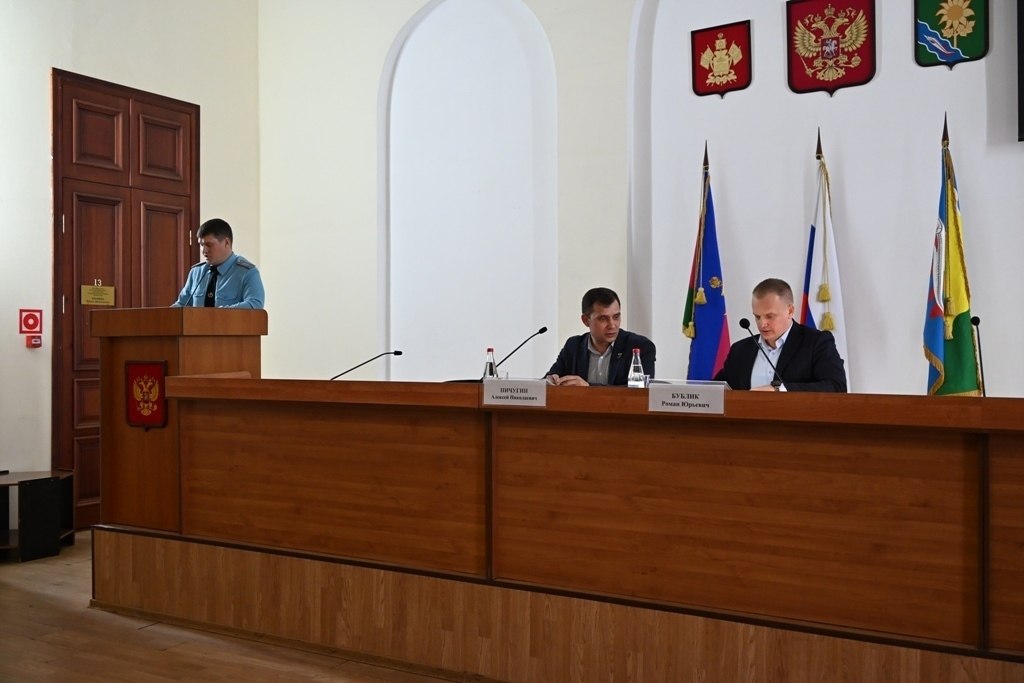 В Ейском районе в этом году уже произошло 37 пожаров, это на 19,6% меньше, чем годом ранее В Ейском районе в этом году уже произошло 37 пожаров, это на 19,6% меньше, чем годом ранее