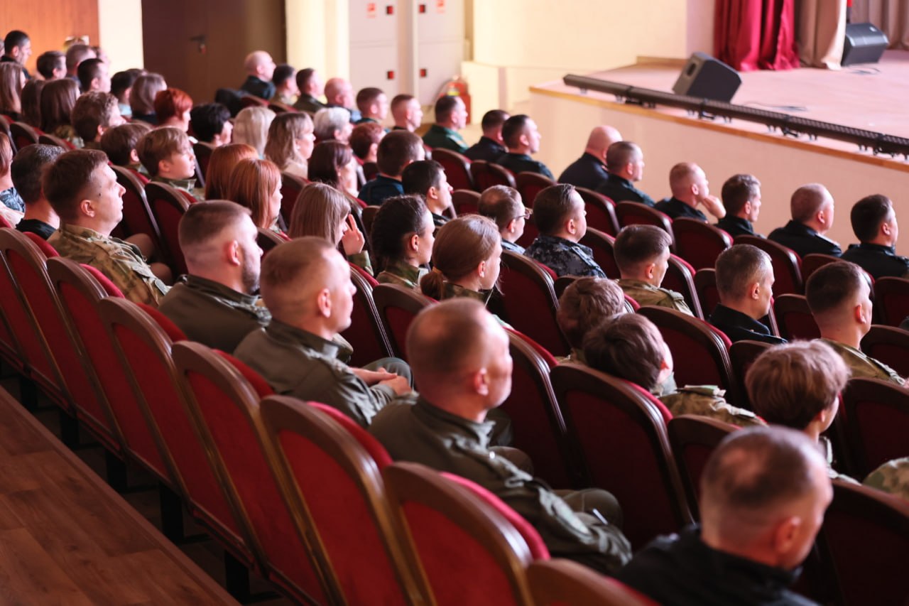 Вениамин Кондратьев наградил лучших сотрудников Росгвардии Вениамин Кондратьев наградил лучших сотрудников Росгвардии