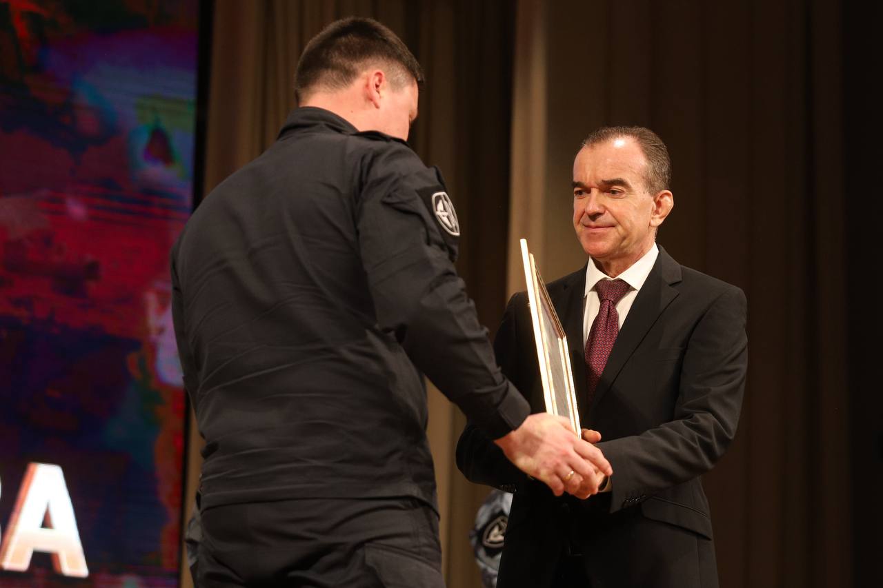 В Краснодаре состоялось торжественное собрание, посвященное десятилетию создания Федеральной службы войск нацгвардии РФ и 215-й годовщине войск правопорядка В Краснодаре состоялось торжественное собрание, посвященное десятилетию создания Федеральной службы войск нацгвардии РФ и 215-й годовщине войск правопорядка