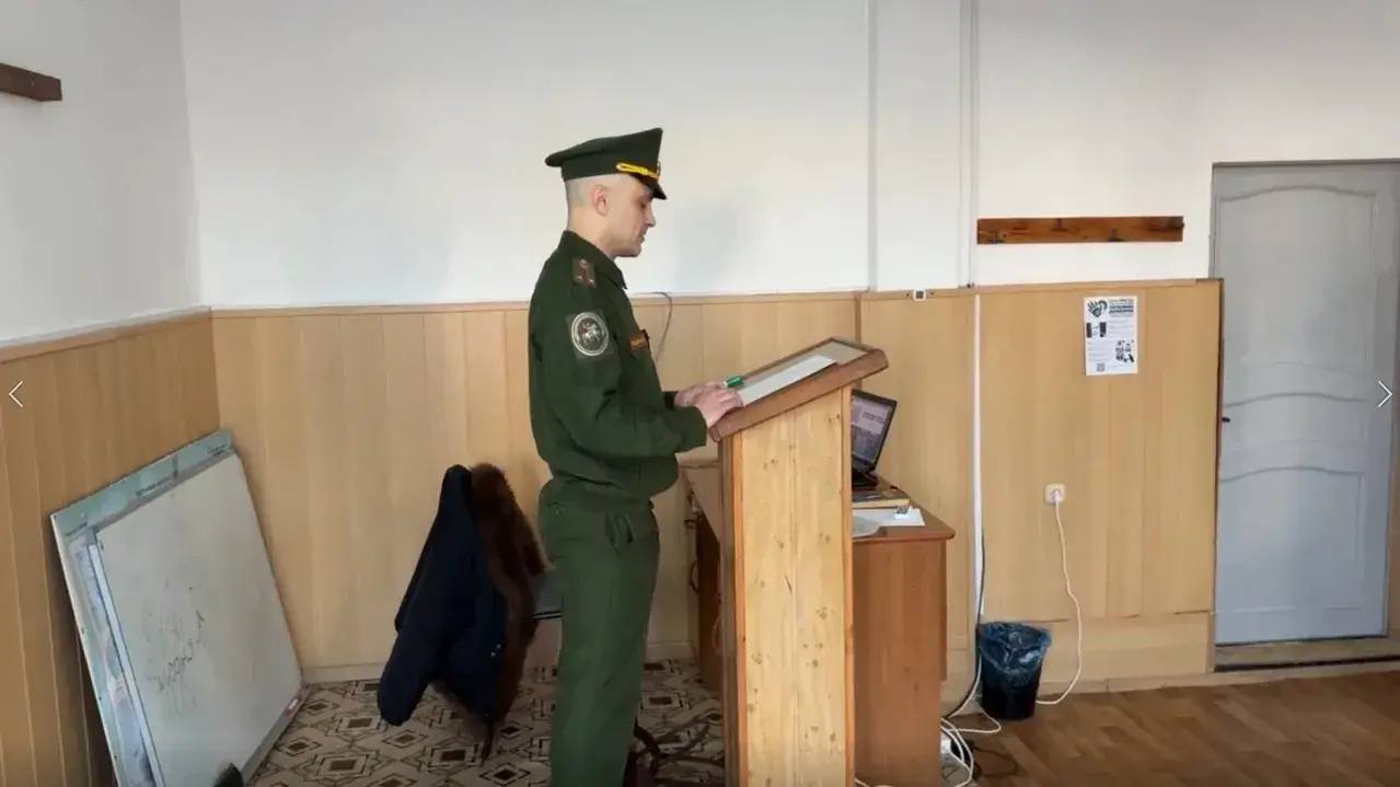 Военные следователи СК России провели профилактические занятия с учащимися Военные следователи СК России провели профилактические занятия с учащимися