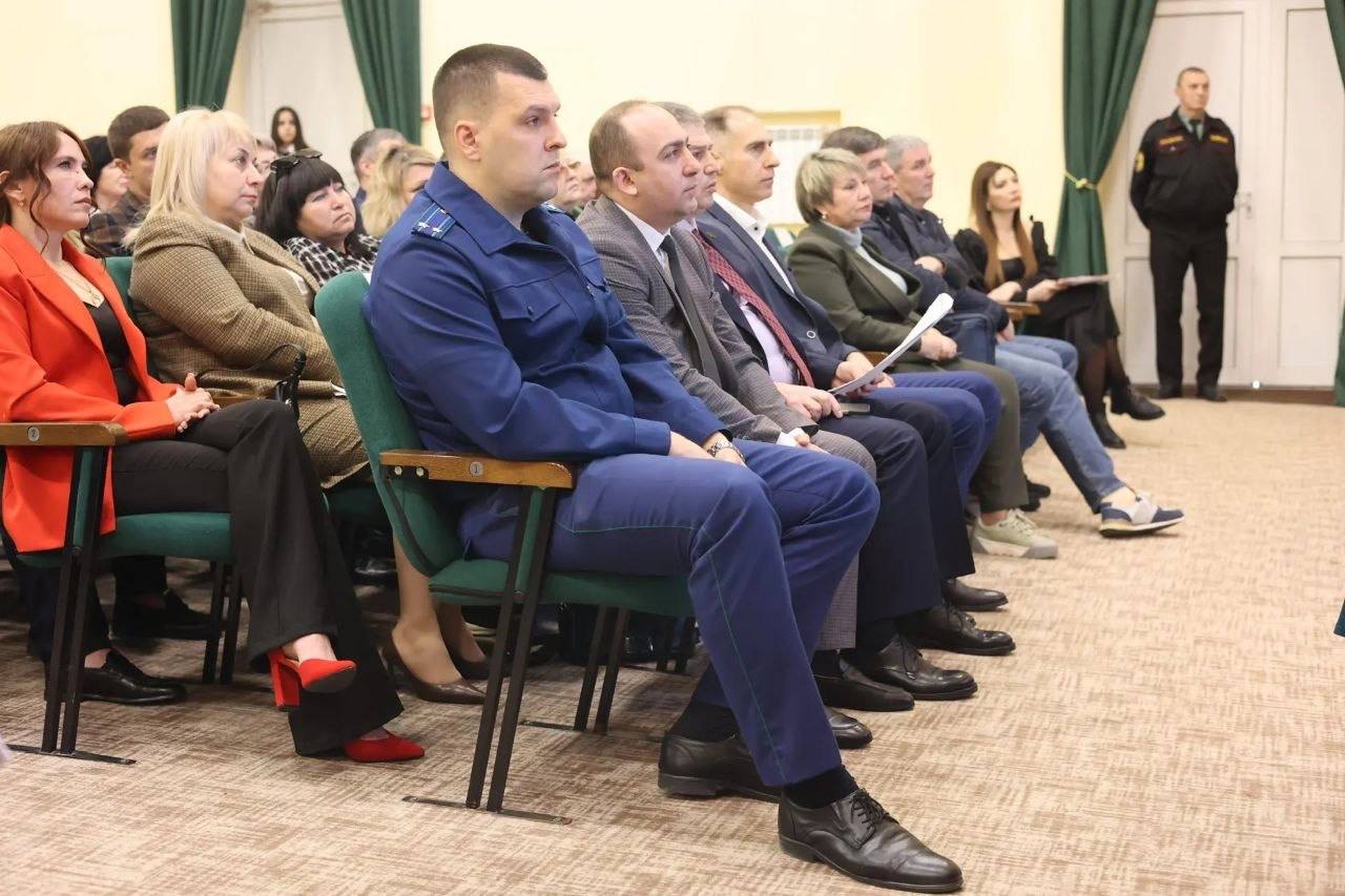 Прокуратурой Апшеронского района принято участие в открытой сессии Хадыженского городского поселения Апшеронского района