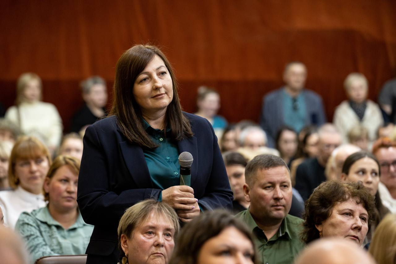 Светлана Маслова провела встречу с жителями Анапского сельского округа Светлана Маслова провела встречу с жителями Анапского сельского округа