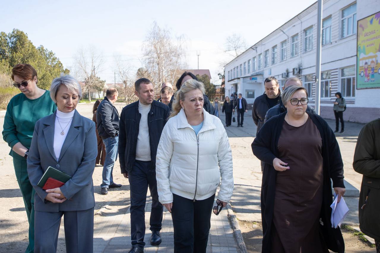 Светлана Маслова посетила соцобъекты Анапского сельского округа Светлана Маслова посетила соцобъекты Анапского сельского округа