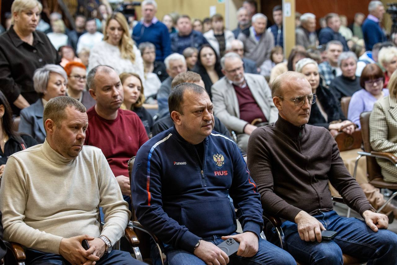 Светлана Маслова провела встречу с жителями Анапского сельского округа Светлана Маслова провела встречу с жителями Анапского сельского округа