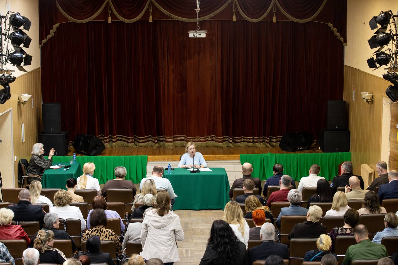 Светлана Маслова провела встречу с жителями Анапского сельского округа Светлана Маслова провела встречу с жителями Анапского сельского округа