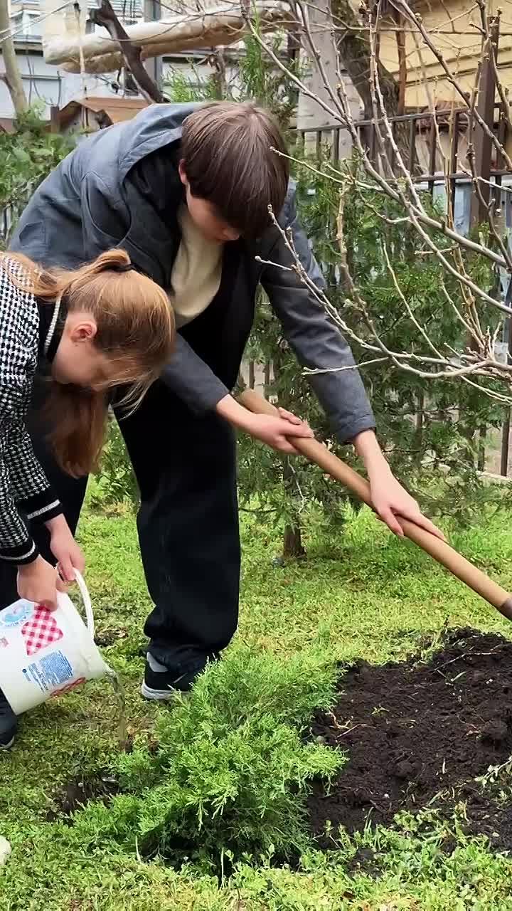 Евгений Наумов: Запустили зелёную акцию в школах и детсадах Краснодара – воспитанники сами сажают деревья