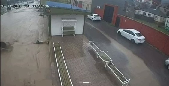 Житель Махачкалы спас ребенка, которого унесло мощным течением