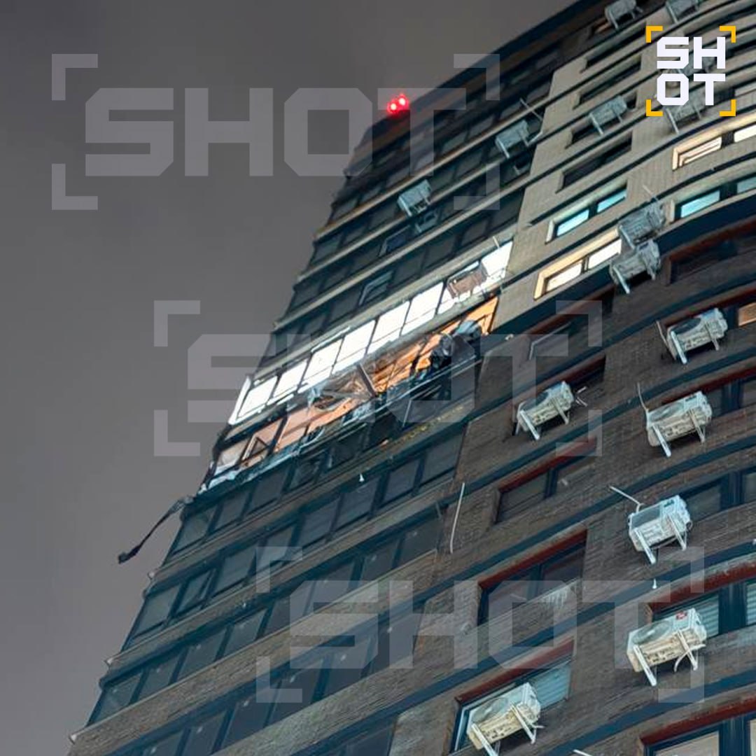 Три человека пострадали при атаке БПЛА ВСУ по многоэтажке в Краснодаре Три человека пострадали при атаке БПЛА ВСУ по многоэтажке в Краснодаре