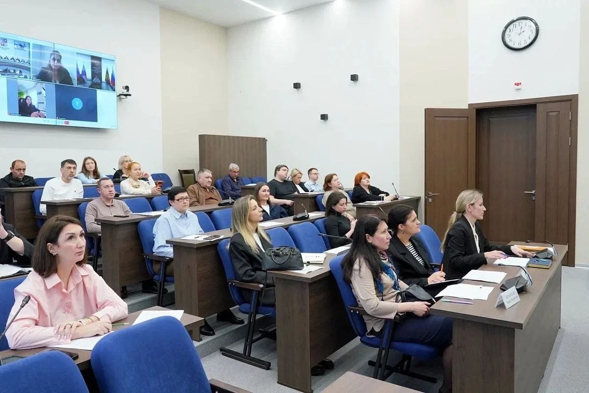 В Сочи 17 работодателей получили рекомендации по устранению нелегальных трудовых отношений В Сочи 17 работодателей получили рекомендации по устранению нелегальных трудовых отношений