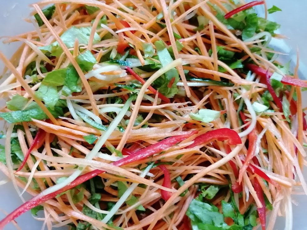 Салат с имбирной ноткой: легкий и свежий