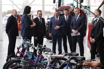 Вениамин Кондратьев осмотрел белорусскую технику в новом мультибрендовом центре в Усть-Лабинске