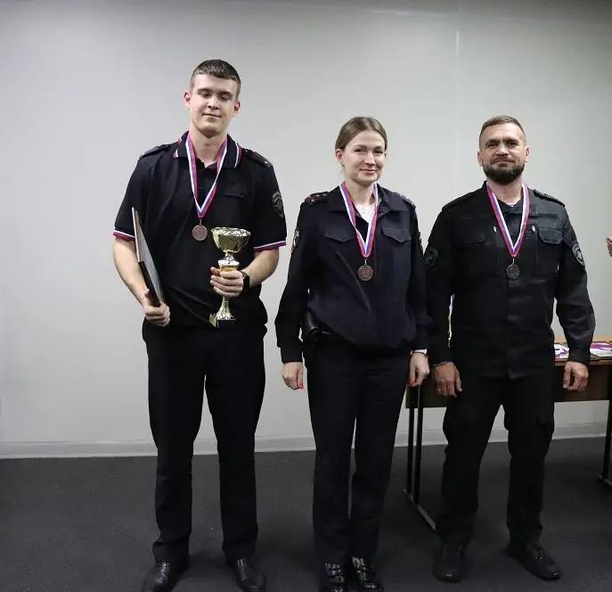 Сотрудники транспортной полиции ЮФО соревновались в стрельбе из пистолета Макарова Сотрудники транспортной полиции ЮФО соревновались в стрельбе из пистолета Макарова