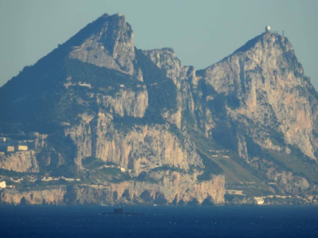 Большая подводная лодка Б-265 «Краснодар» покинула Средиземное море, пройдя Гибралтарским проливом Большая подводная лодка Б-265 «Краснодар» покинула Средиземное море, пройдя Гибралтарским проливом