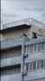 Холодят кровь. Жительница Краснодара сняла тревожное видео: в ЖК «Оникс» дети лазают по крышам