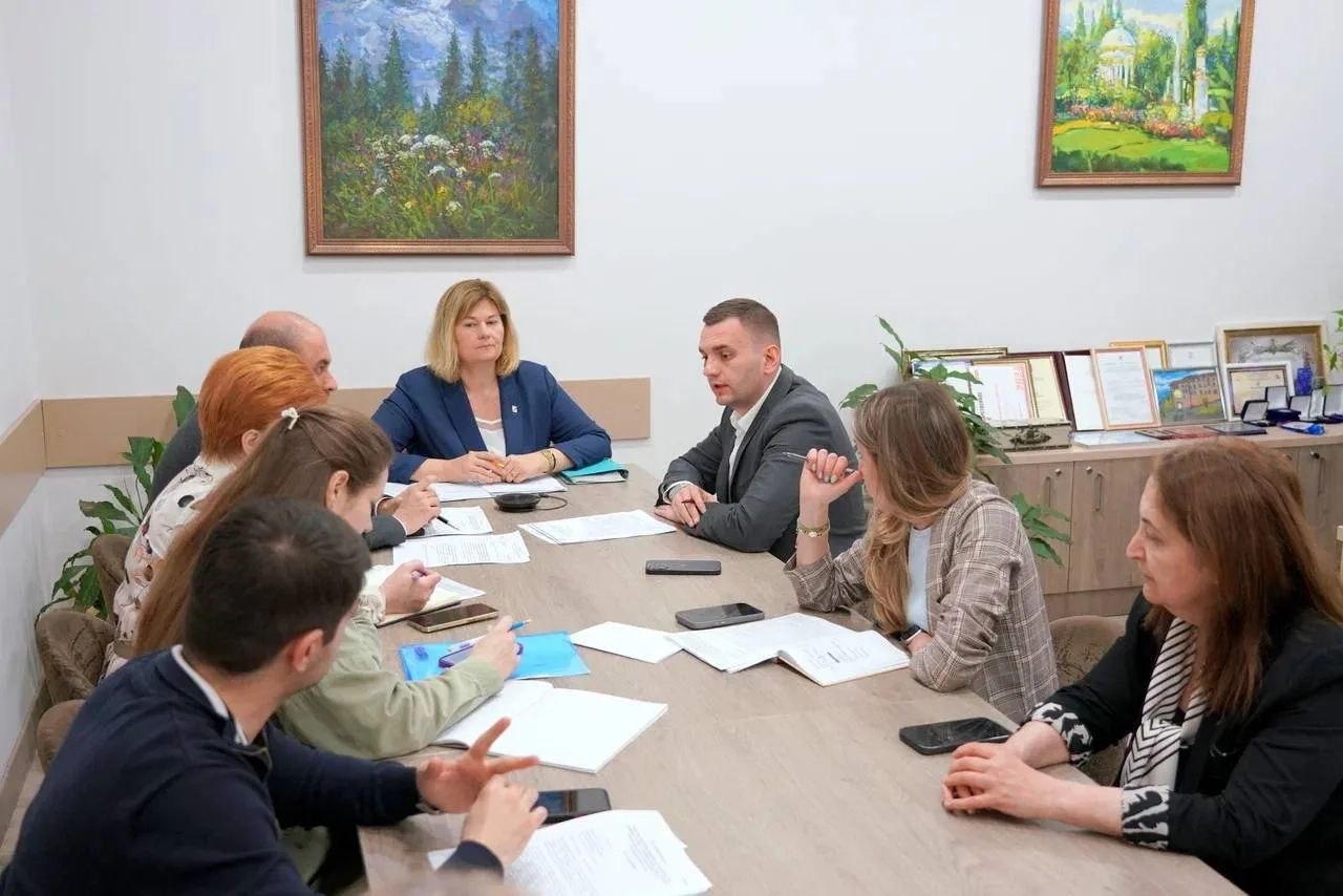 В преддверии курортного сезона в Сочи обсудили меры обеспечения санитарно-эпидемической безопасности