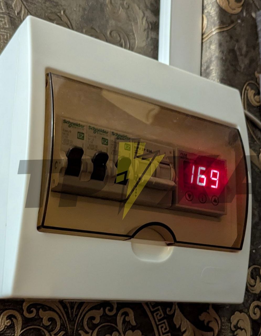 В Киеве введены экстренные отключения света