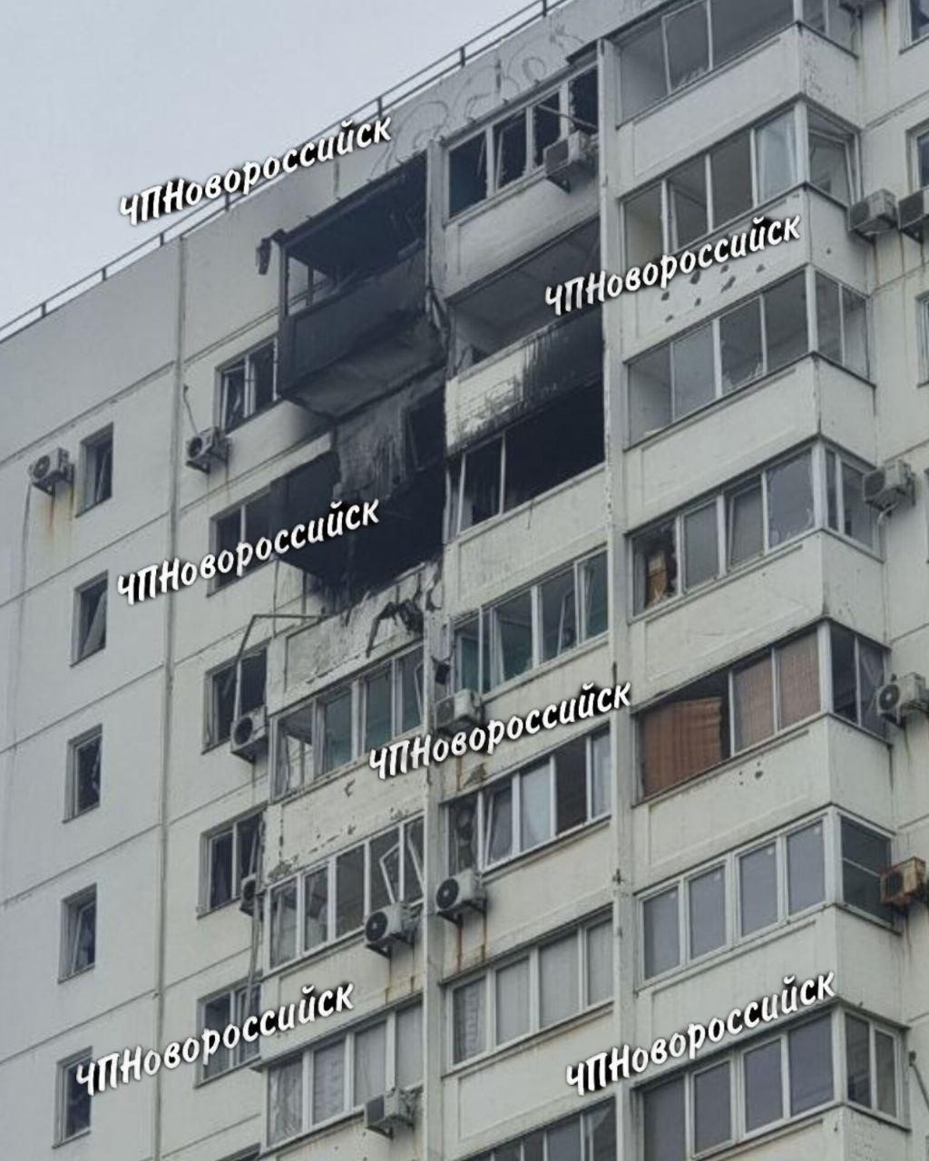 Еще кадры последствий атаки ВСУ на жилой дом в Новороссийске Еще кадры последствий атаки ВСУ на жилой дом в Новороссийске