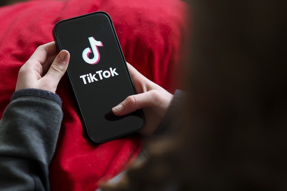 TikTok ����� �������� ��� ����: ������������ ���������� �� 700 ����� ������
