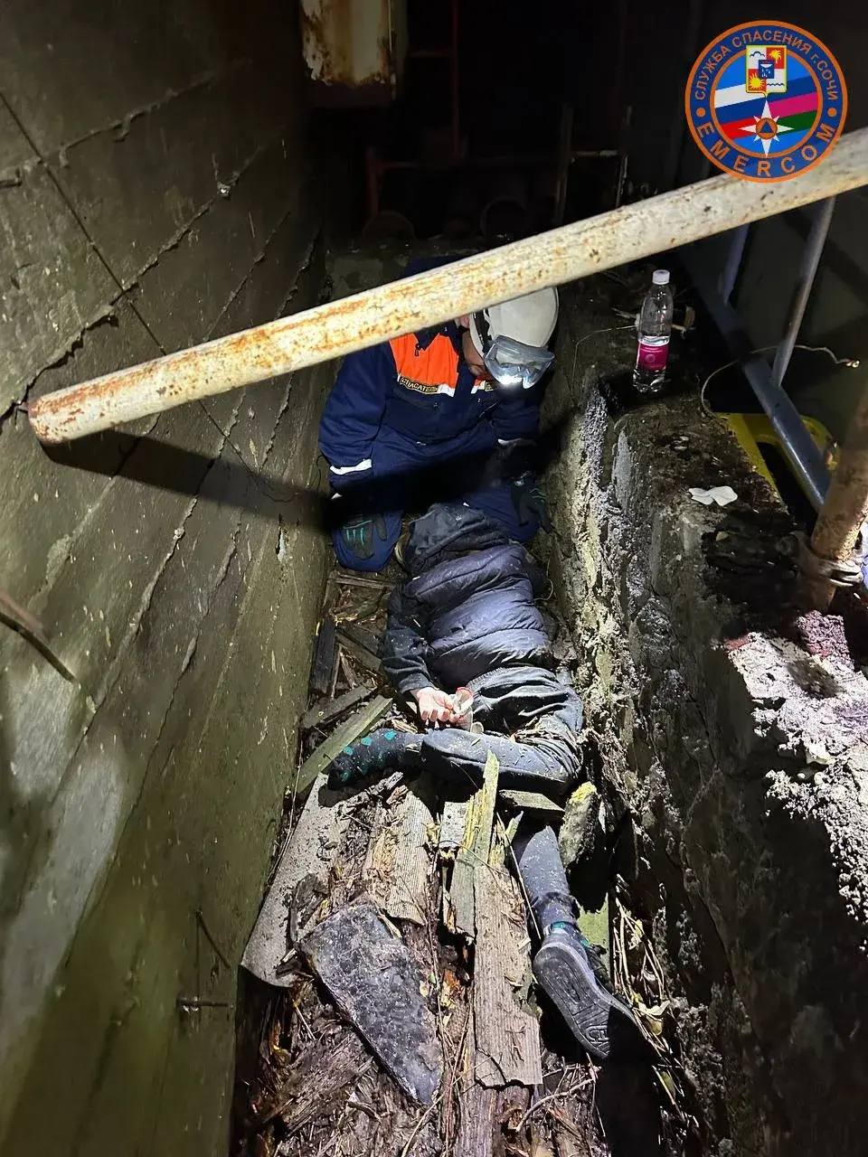 Ребенок упал с 7 этажа недостроенного здания в Сочи Ребенок упал с 7 этажа недостроенного здания в Сочи