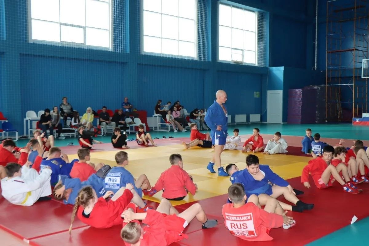 В родном для меня Темрюкском районе начала свою работу Школа бокса Дмитрия Пирога В родном для меня Темрюкском районе начала свою работу Школа бокса Дмитрия Пирога