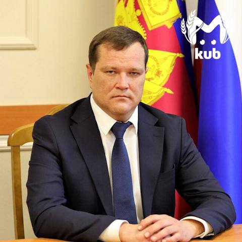 Недоремонт школы за 121 миллион в станице Крыловской, где батареи висят под потолком, принимал замглавы района