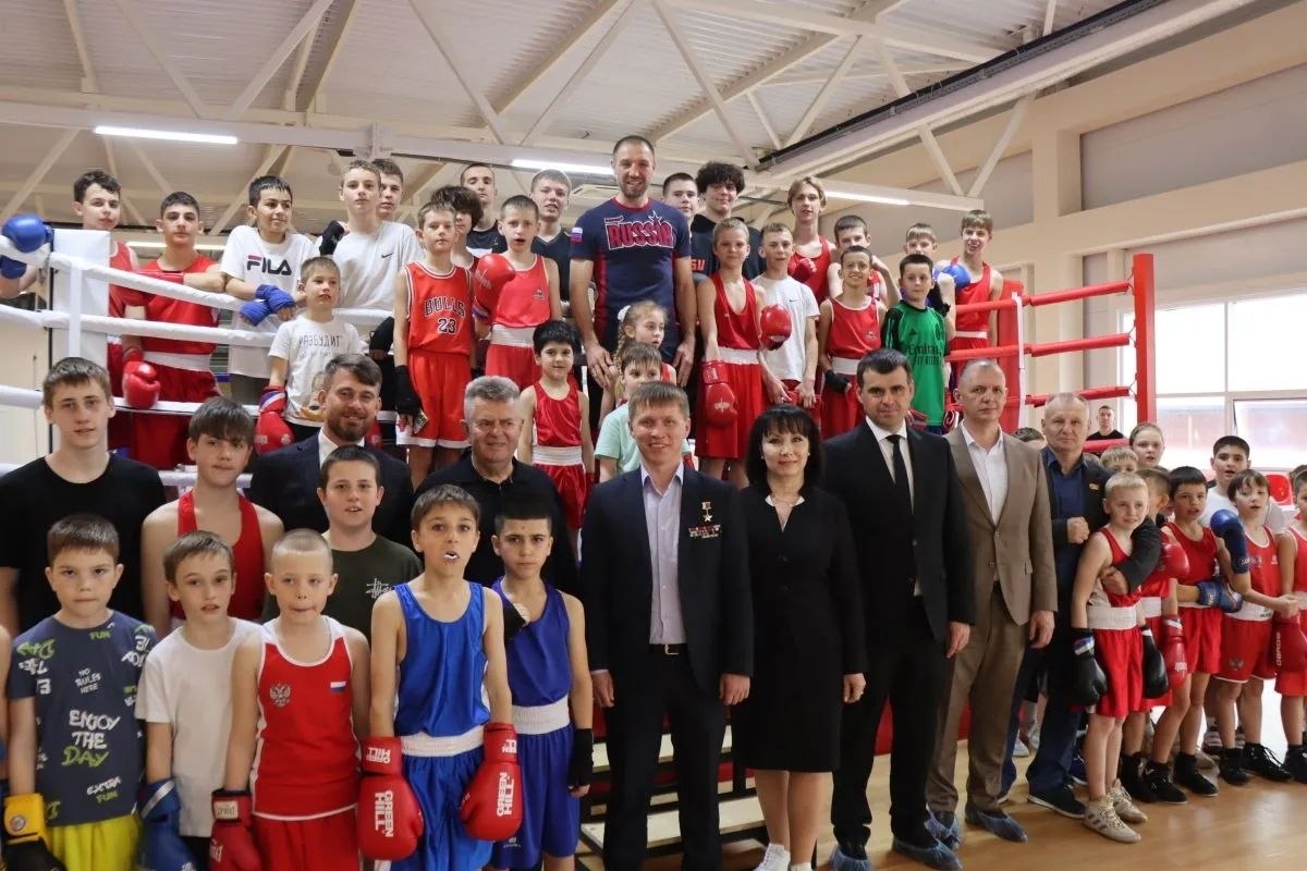 В родном для меня Темрюкском районе начала свою работу Школа бокса Дмитрия Пирога В родном для меня Темрюкском районе начала свою работу Школа бокса Дмитрия Пирога