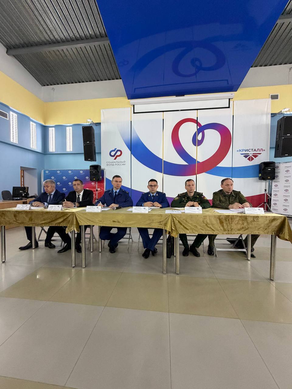 Исполняющий обязанности прокурора края Александр Трухин в городе Анапе провел прием участников специальной военной операции и членов их семей Исполняющий обязанности прокурора края Александр Трухин в городе Анапе провел прием участников специальной военной операции и членов их семей