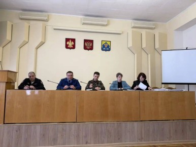 Прокуратурой Калининского района принято участие в заседании комиссии по делам несовершеннолетних