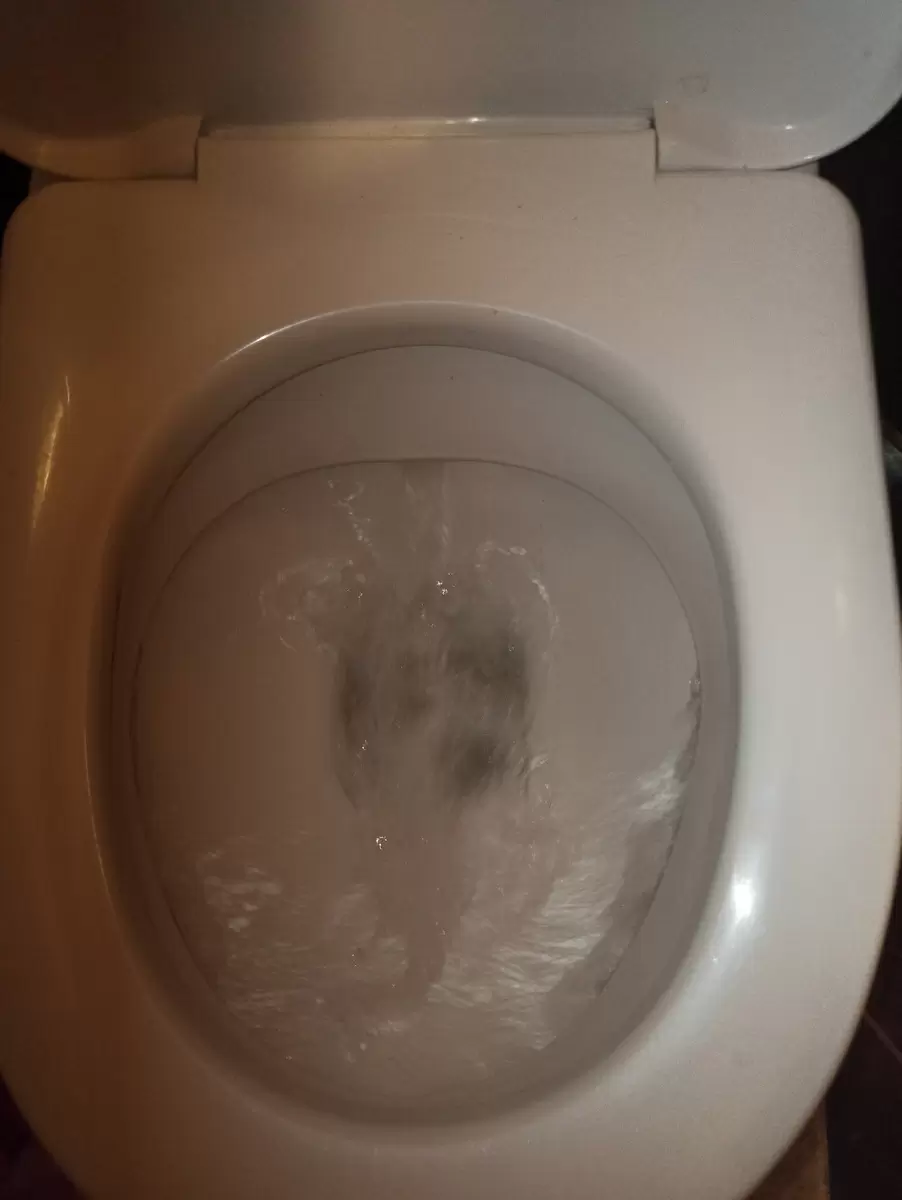 Как легко и быстро справиться с ржавыми пятнами в унитазе: пять простых методов