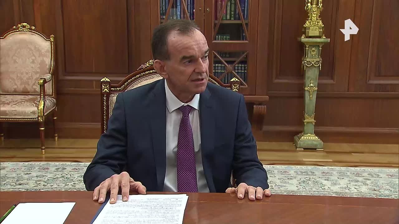 Вклад Краснодарского края в обеспечение продовольственной безопасности страны Владимир Путин отметил на встрече с губернатором Краснодарского края Вениамином Кондратьевым