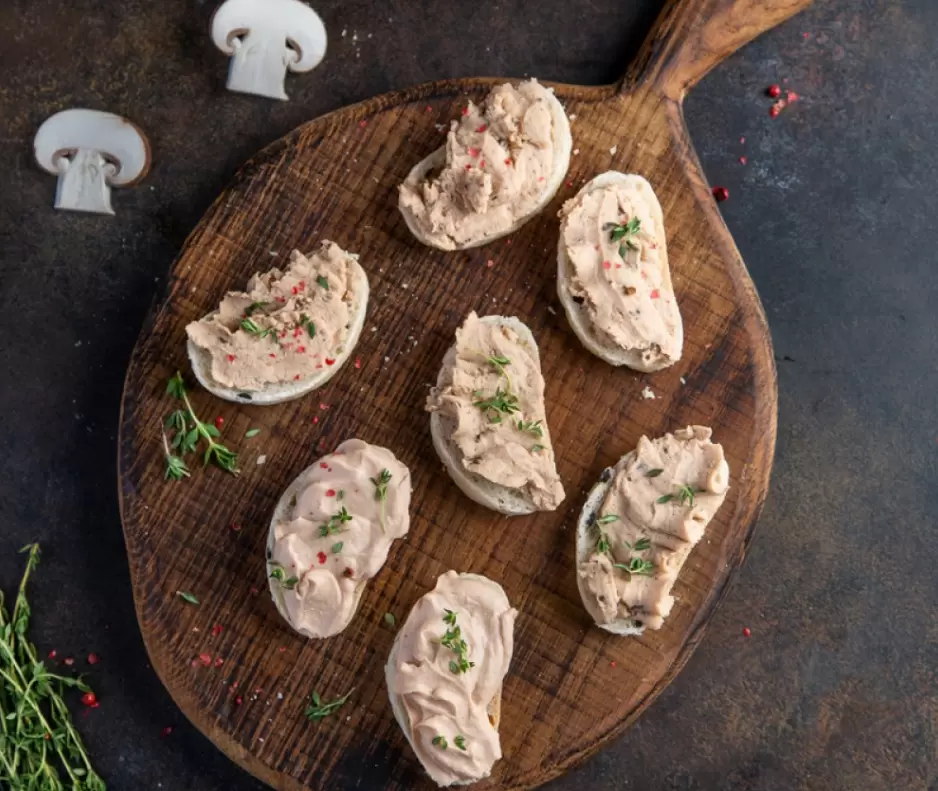 Вкусные традиции осени: потрясающая грибная икра-паштет из шампиньонов