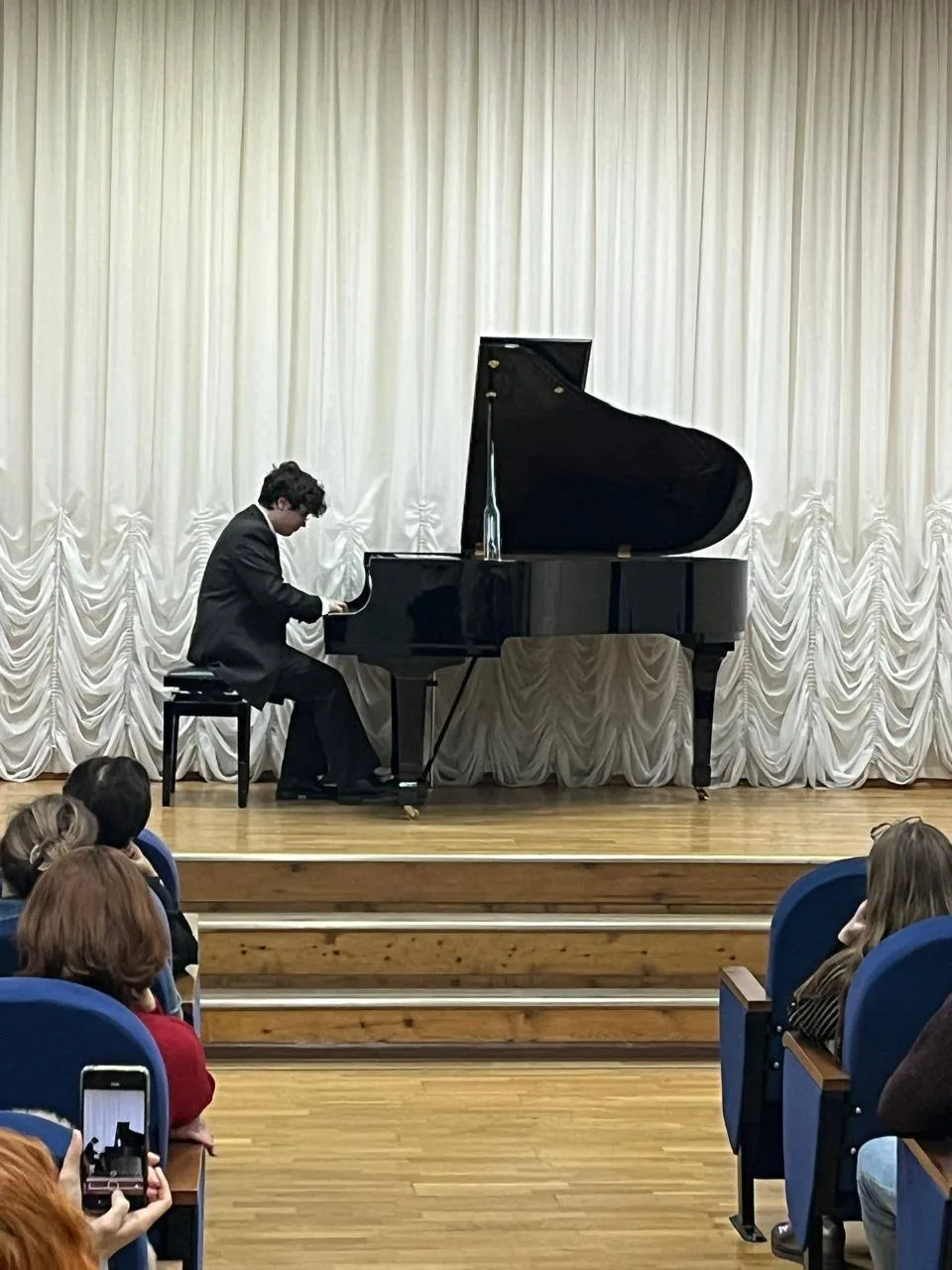 Ейск принял финал краевого конкурса юных пианистов Ейск принял финал краевого конкурса юных пианистов