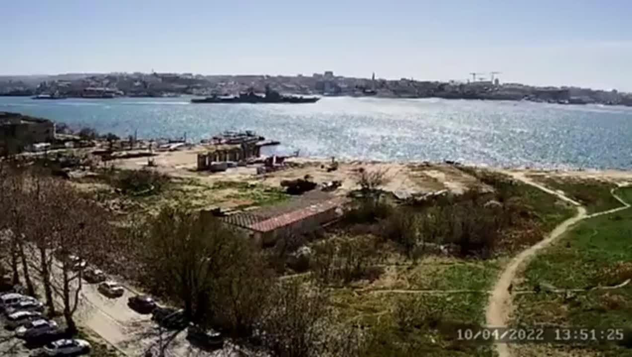 Последний поход ГРКР «Москва» из бухты Севастополя в сторону острова Змеиный, 10 апреля 2022 года