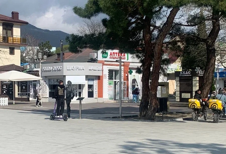 Спешиться на набережной – обязательно Спешиться на набережной – обязательно