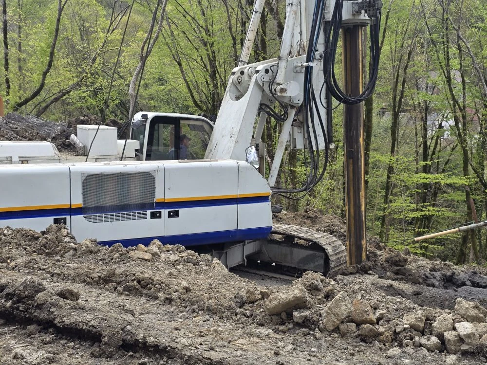 Глава Сочи Андрей Прошунин: «На сегодняшний день работы по восстановлению дорожного полотна в переулке Васильковом выполнены на 35%» Глава Сочи Андрей Прошунин: «На сегодняшний день работы по восстановлению дорожного полотна в переулке Васильковом выполнены на 35%»