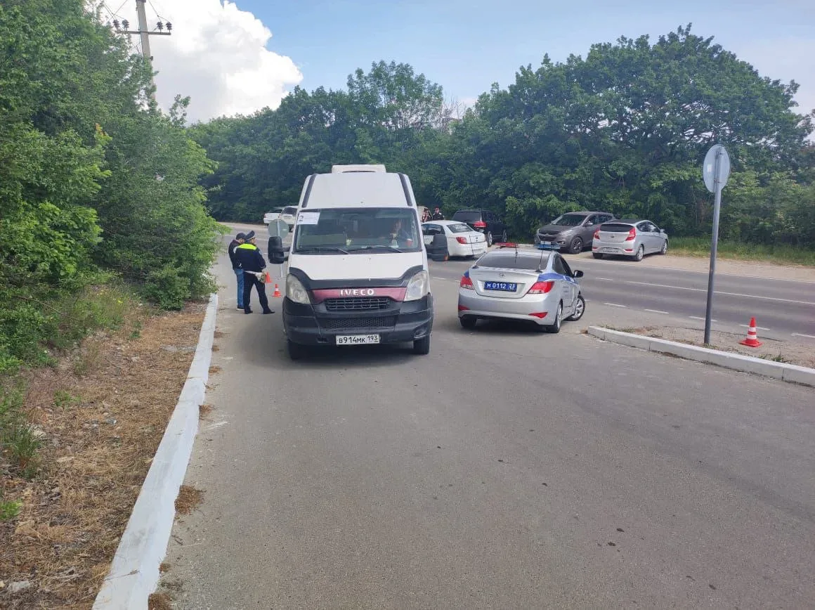 Новороссийск готовится к Радонице: на кладбищах наводят порядок, подготовлены дополнительные рейсы общественного транспорта Новороссийск готовится к Радонице: на кладбищах наводят порядок, подготовлены дополнительные рейсы общественного транспорта