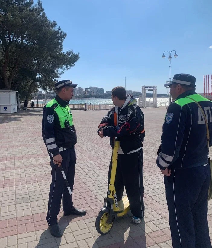 Спешиться на набережной – обязательно Спешиться на набережной – обязательно