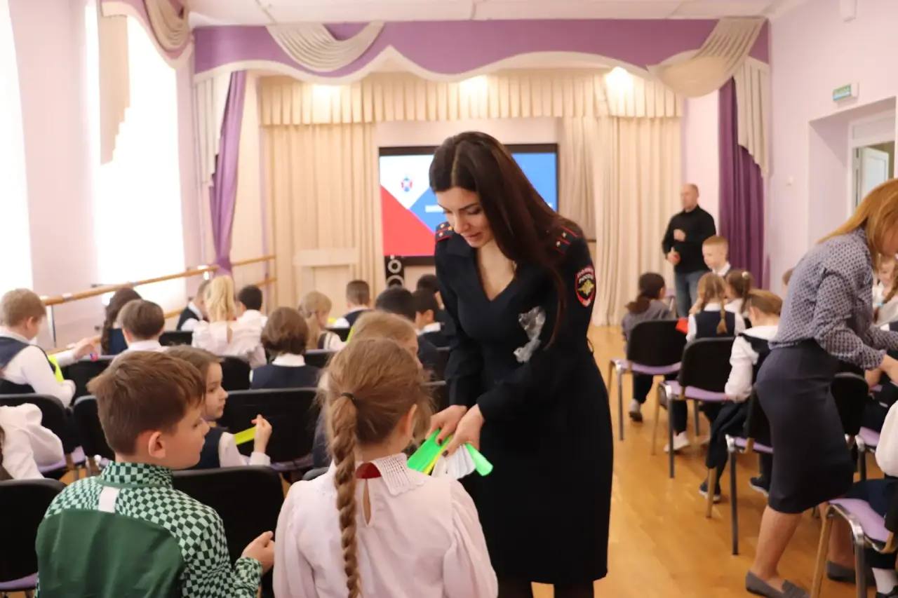 Госавтоинспекторы провели профилактическое занятие для школьников Госавтоинспекторы провели профилактическое занятие для школьников