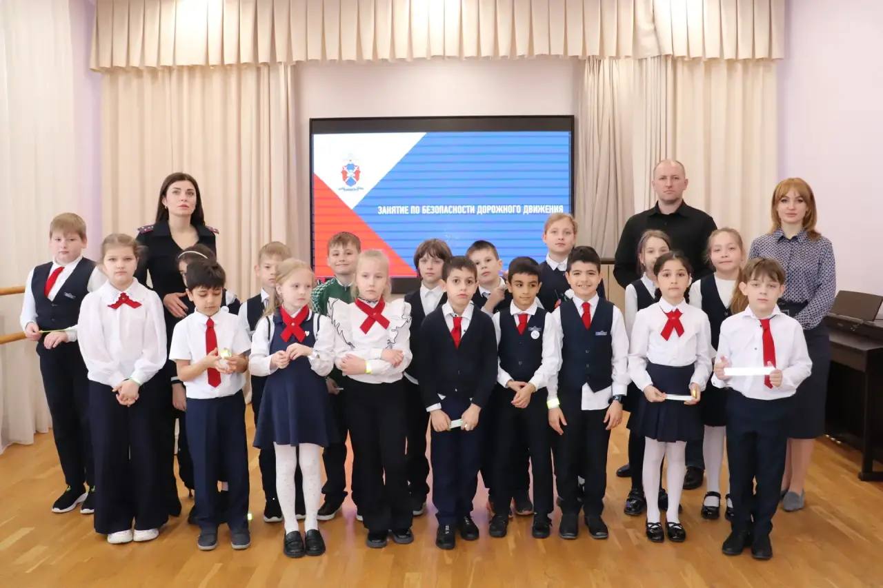 Госавтоинспекторы провели профилактическое занятие для школьников