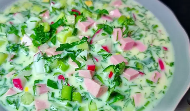 Летний кайф: Окрошка на кефире с шипучей минеральной водой