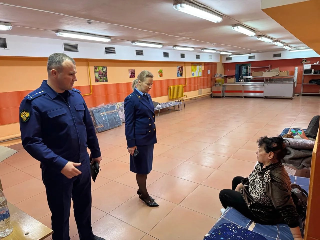 На контроле Туапсинской межрайонной прокуратуры находится вопрос условий проживания граждан, размещенных в пункте временного размещения после ночной атаки БПЛА На контроле Туапсинской межрайонной прокуратуры находится вопрос условий проживания граждан, размещенных в пункте временного размещения после ночной атаки БПЛА