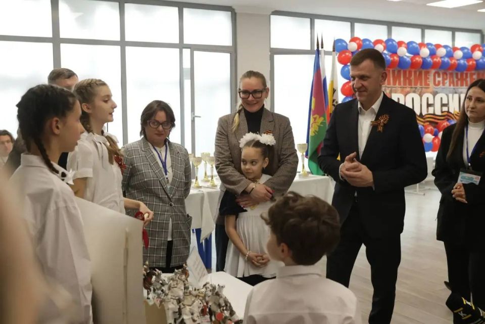 Школьники Краснодара представили проекты о великих битвах на фестивале «Великие сражения России»