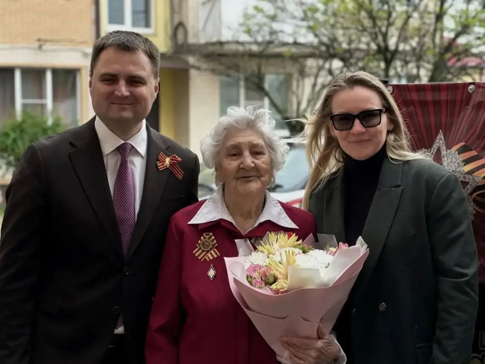 В преддверии Дня Победы в Краснодаре стартовали концерты у домов участников Великой Отечественной войны В преддверии Дня Победы в Краснодаре стартовали концерты у домов участников Великой Отечественной войны