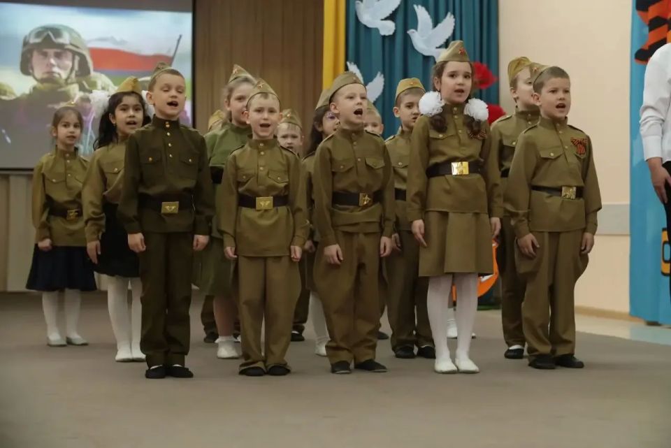В преддверии Дня Победы глава Краснодара посетил детский сад №21 «Непоседы» В преддверии Дня Победы глава Краснодара посетил детский сад №21 «Непоседы»