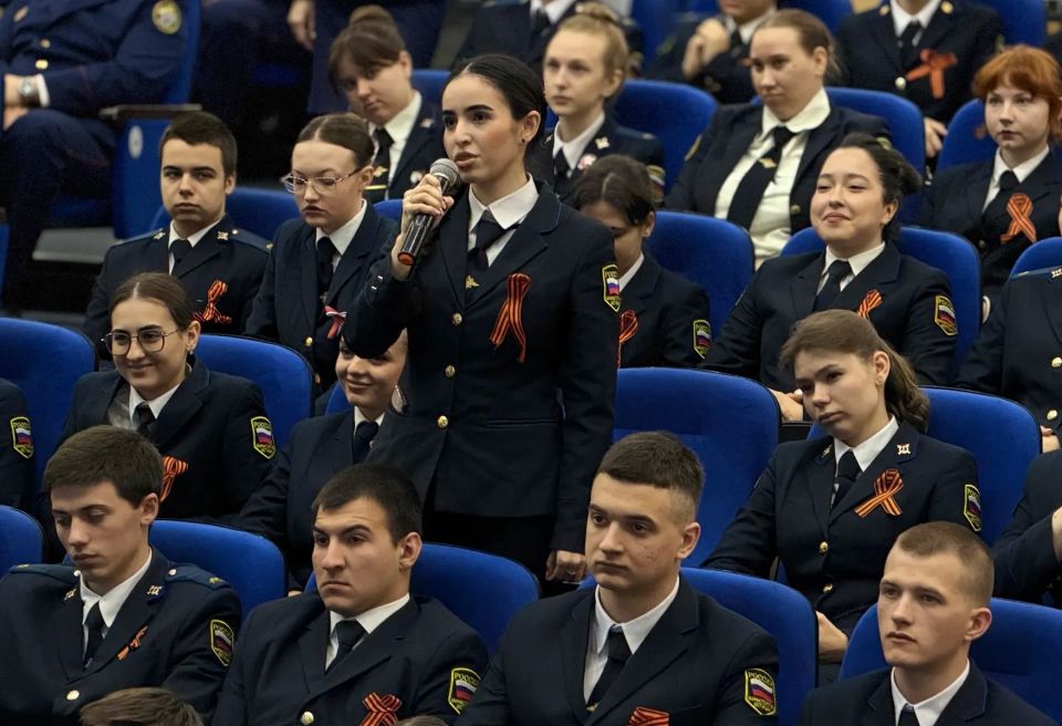 В Ростове-на-Дону при поддержке Следственного комитета России прошло мероприятие для студентов, приуроченное к 81-й годовщине Великой Победы В Ростове-на-Дону при поддержке Следственного комитета России прошло мероприятие для студентов, приуроченное к 81-й годовщине Великой Победы
