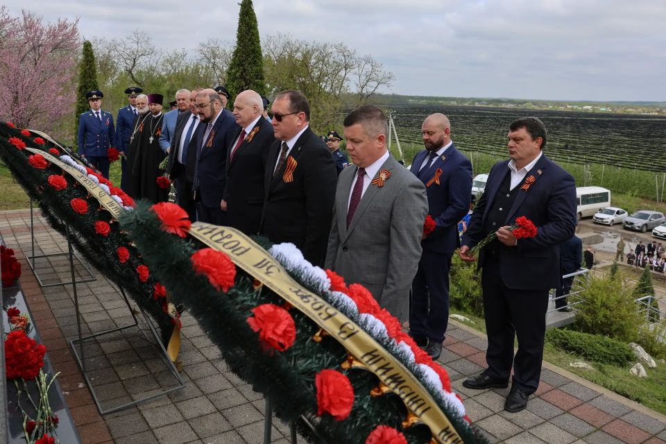 НА МЕМОРИАЛЕ «6680» ПОЧТИЛИ ПАМЯТЬ МИРНЫХ ЖИТЕЛЕЙ, ПОГИБШИХ В ГОДЫ ВЕЛИКОЙ ОТЕЧЕСТВЕННОЙ ВОЙНЫ НА МЕМОРИАЛЕ «6680» ПОЧТИЛИ ПАМЯТЬ МИРНЫХ ЖИТЕЛЕЙ, ПОГИБШИХ В ГОДЫ ВЕЛИКОЙ ОТЕЧЕСТВЕННОЙ ВОЙНЫ
